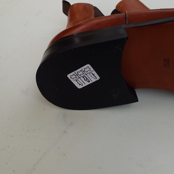 Dolce and Gabbana dress boots. - Picture 7 of 8